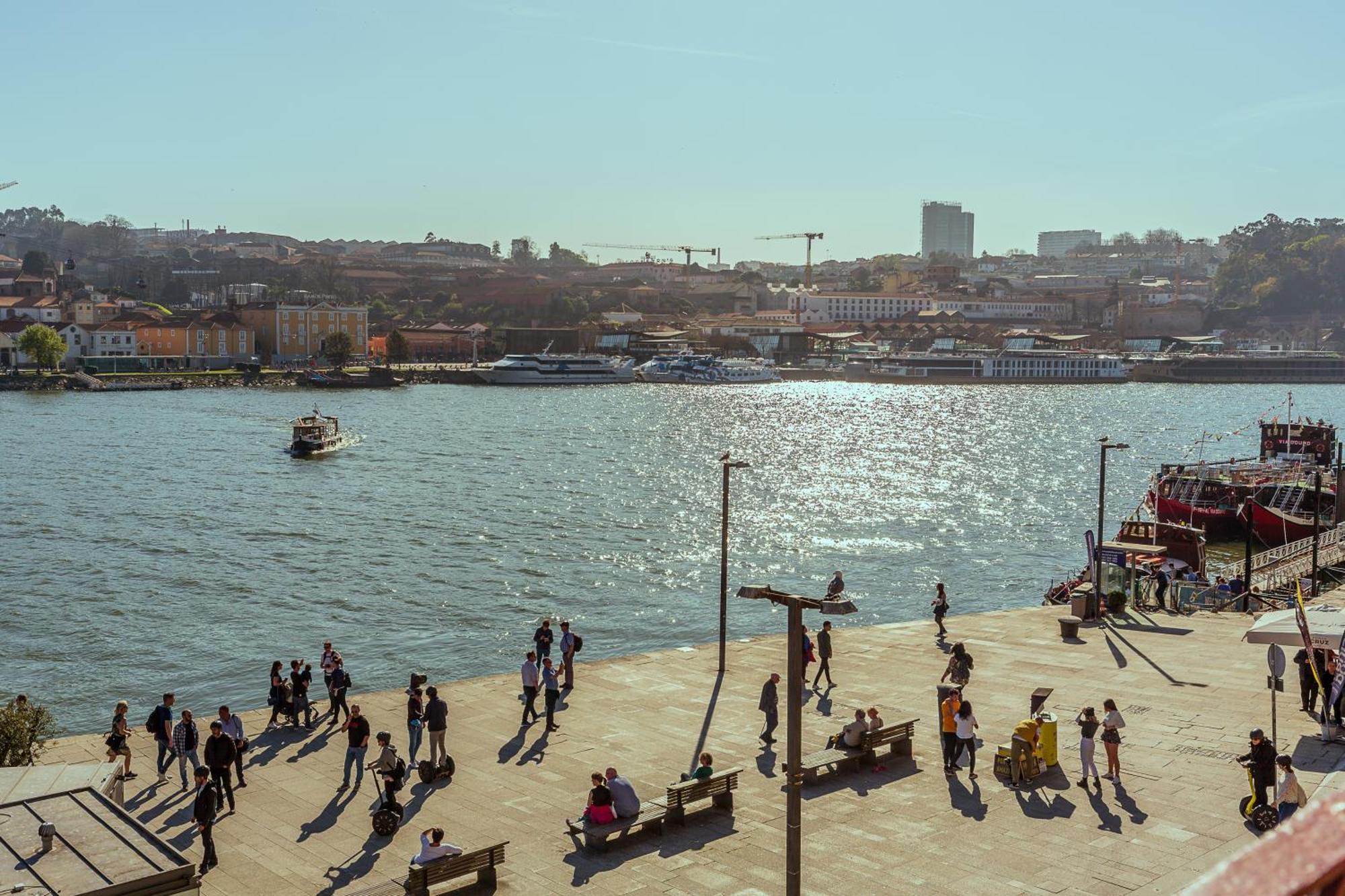 Youropo - Ribeira Порту Номер фото